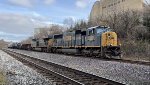 CSX 4528 leads M369.